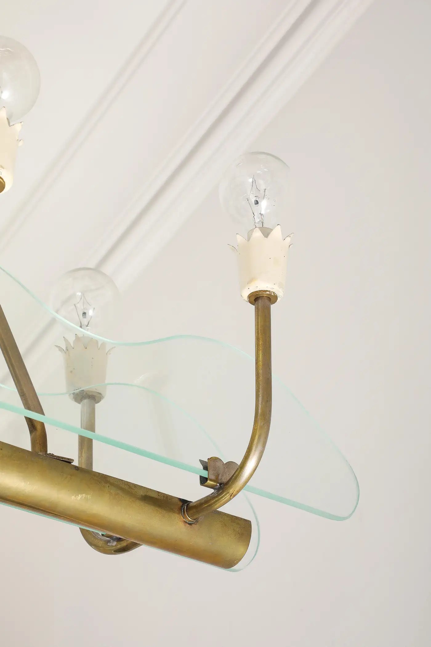 1930s Italian Art Deco Brass and Glass 8-Light Pendant
