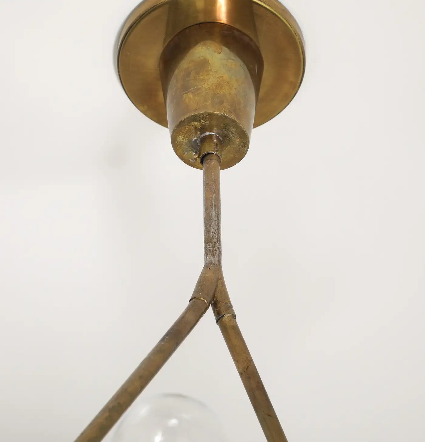 1930s Italian Art Deco Brass and Glass 8-Light Pendant