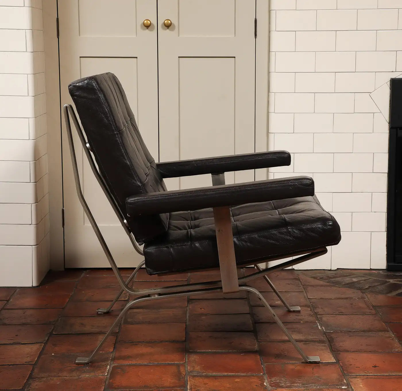 Bauhaus Style Visitor Lounge Chair in Tufted Black Leather, Germany 1960s