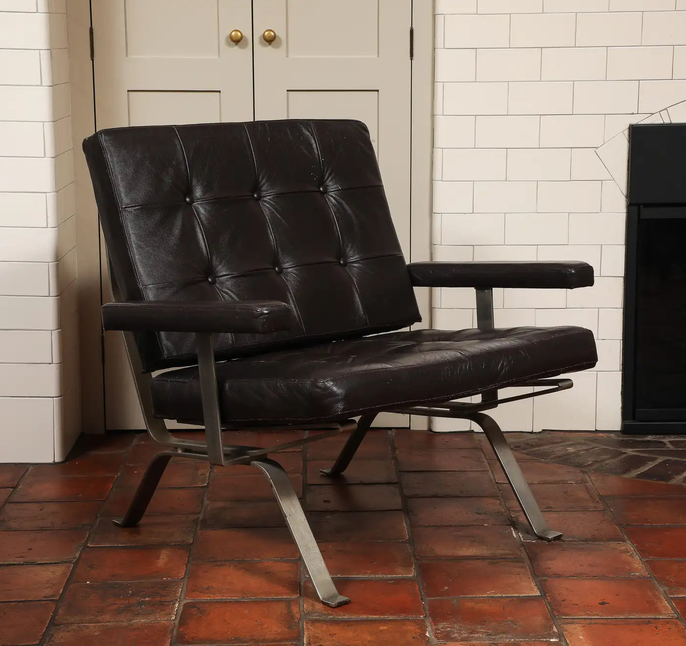 Bauhaus Style Visitor Lounge Chair in Tufted Black Leather, Germany 1960s