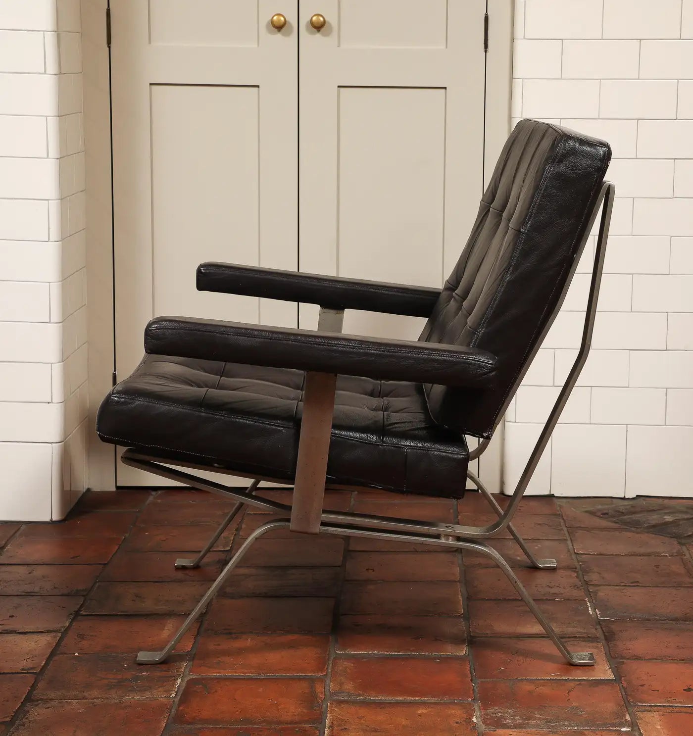 Bauhaus Style Visitor Lounge Chair in Tufted Black Leather, Germany 1960s