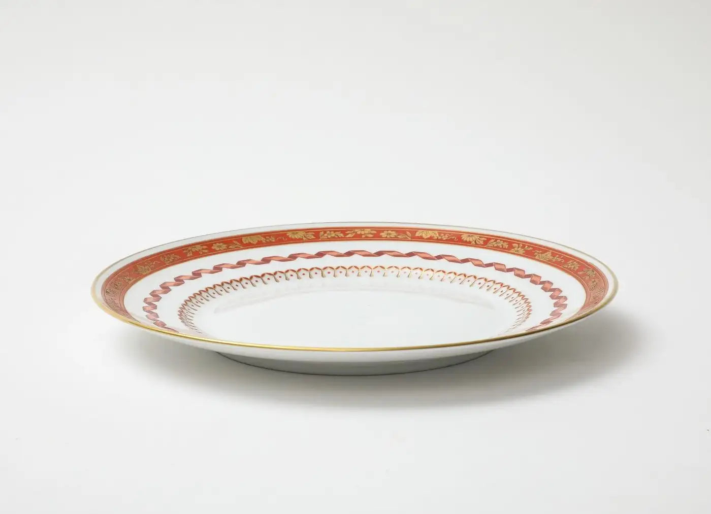 Richard Ginori 1735 Hand-painted Porcelain Dinner Plate in Pincio Red