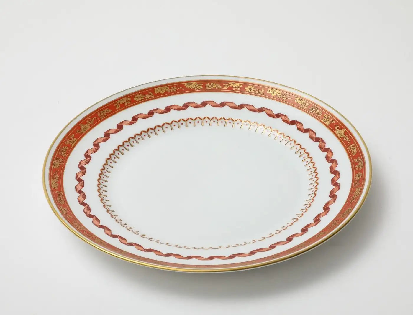 Richard Ginori 1735 Hand-painted Porcelain Dinner Plate in Pincio Red